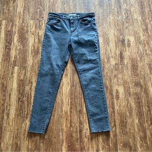 Levi’s Grey 721 High Rise Ankle Skinny Jeans with a Raw Hem Size 29